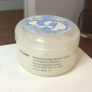 Glossier Moisturizing Moon Mask